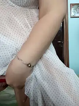 maialina2 online show from January 13, 2025, 7:43 am