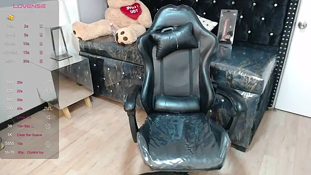 liz 25b online show from February 1, 2025, 9:21 am