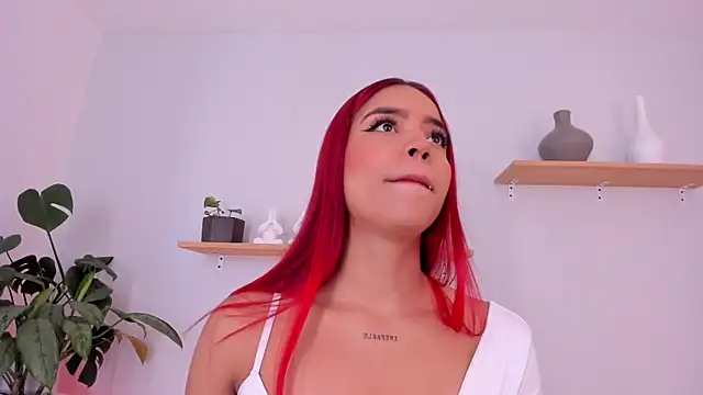 Scarlett Morgan  online show from February 1, 2025, 6:40 pm