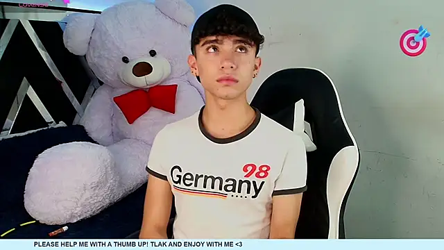 Niico Cruz online show from February 19, 2025, 7:39 am