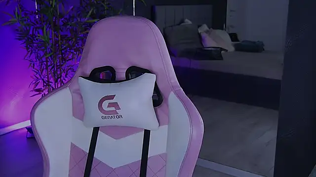 shayblonde online show from December 19, 2024, 11:25 pm