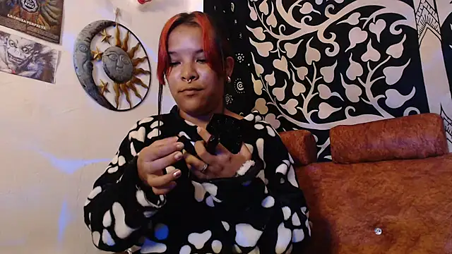 Snapshot of Kimber_666 chatting on March 7, 2025, 12:37 am Kimber 666 online show from March 7, 2025, 12:37 am