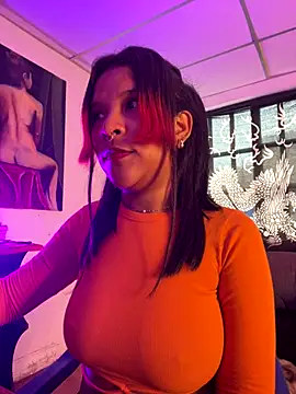 Kimber 666 online show from November 4, 2025, 7:57 pm