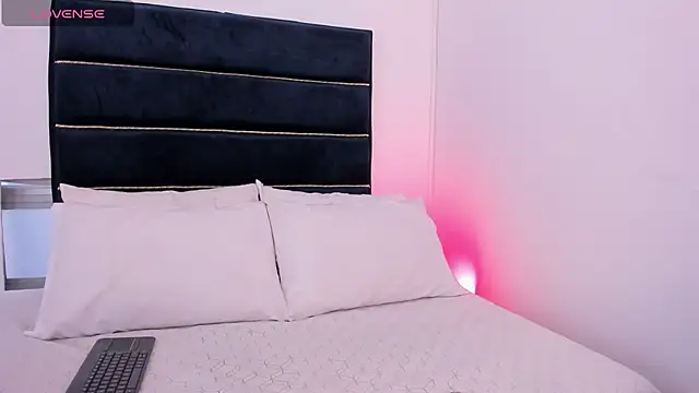 MarilynSmIith online show from January 15, 2025, 11:21 am