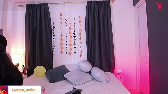 MarilynSmIith online show from October 10, 2025, 11:42 am