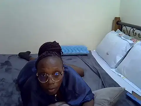 Sweet Bear online show from October 12, 2025, 5:56 pm