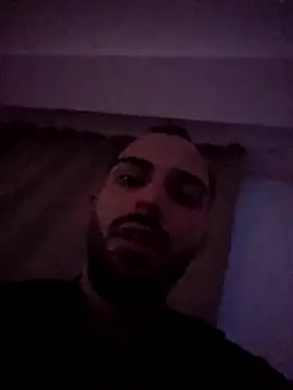 Snapshot of denisxlRo chatting on December 8, 2024, 10:14 pm denisxlRo online show from December 8, 2024, 10:14 pm