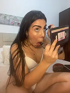 valecruz903 online show from October 4, 2025, 7:45 pm