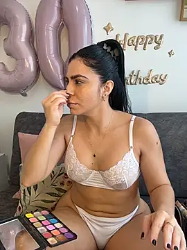 valecruz903 online show from November 4, 2025, 5:12 pm