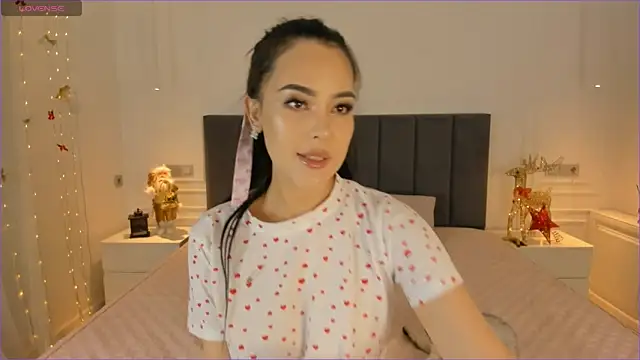 Snapshot of furry_bear chatting on December 20, 2024, 2:38 pm furry bear online show from December 20, 2024, 2:38 pm