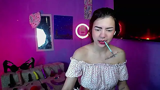 IsisRouse online show from September 16, 2025, 2:07 pm