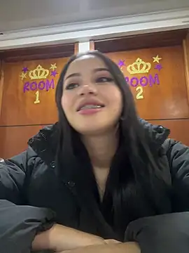 abbymnd online show from December 10, 2024, 9:43 pm