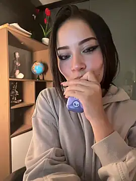 abbymnd online show from March 4, 2025, 8:24 am