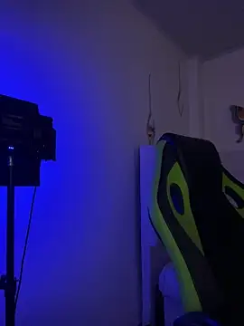 abbymnd online show from March 19, 2025, 4:57 am