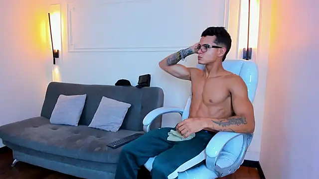 Paradise boy s online show from November 29, 2025, 3:37 pm