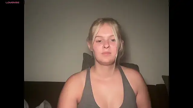 Allylove03 online show from November 1, 2025, 8:44 pm