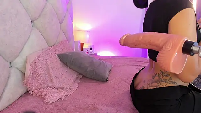 alessiaferry online show from July 24, 2026, 1:53 pm