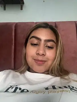 Miabonnett  online show from February 3, 2025, 10:00 pm