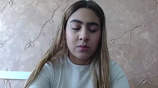 Miabonnett  online show from February 21, 2025, 12:06 pm