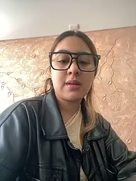 Miabonnett  online show from September 26, 2025, 12:09 pm