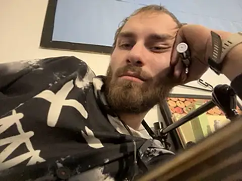 Snapshot of pervy_devil chatting on December 5, 2024, 8:55 pm pervy devil online show from December 5, 2024, 8:55 pm