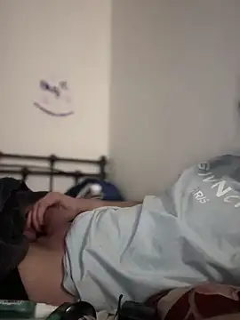 Snapshot of pervy_devil chatting on December 17, 2024, 6:31 pm pervy devil online show from December 17, 2024, 6:31 pm