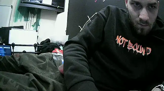 Snapshot of pervy_devil chatting on February 10, 2025, 8:31 am pervy devil online show from February 10, 2025, 8:31 am