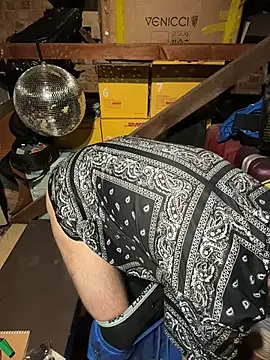 Snapshot of pervy_devil chatting on October 20, 2025, 12:11 am pervy devil online show from October 20, 2025, 12:11 am