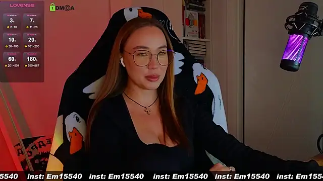 Snapshot of Emili1- chatting on January 15, 2025, 9:56 am Emili1- online show from January 15, 2025, 9:56 am