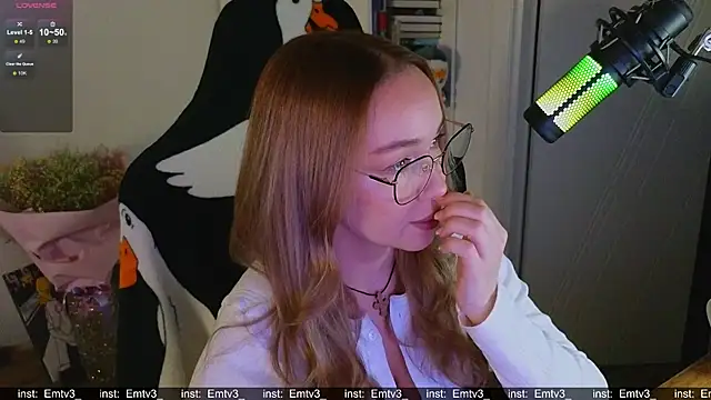 Snapshot of Emili1- chatting on November 25, 2025, 1:44 pm Emili1- online show from November 25, 2025, 1:44 pm