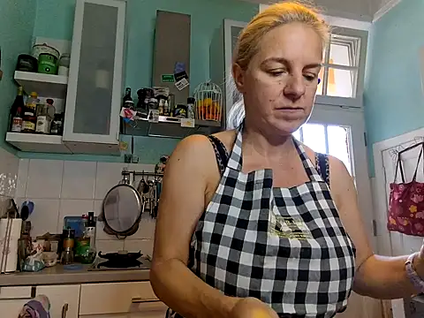 FrauleinSchmitt online show from September 24, 2025, 11:35 am