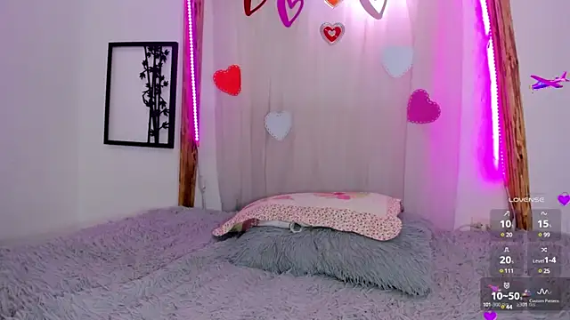 Snapshot of _RedMoon chatting on February 25, 2025, 7:47 pm RedMoon online show from February 25, 2025, 7:47 pm