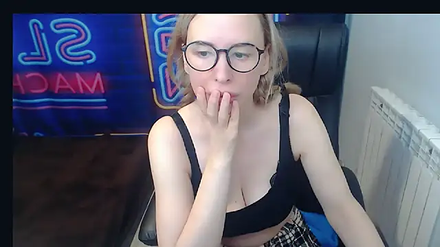 kerakiss877 online show from January 8, 2025, 12:06 am