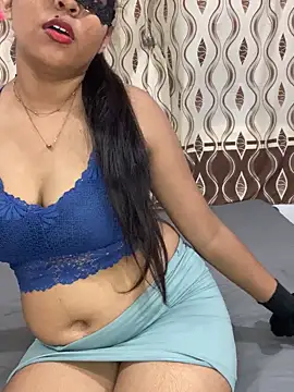 little shadow online show from September 9, 2025, 4:06 pm