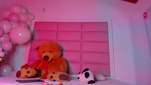 little-Emma online show from February 23, 2025, 3:35 am