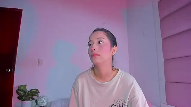 little-Emma online show from October 2, 2025, 3:13 am