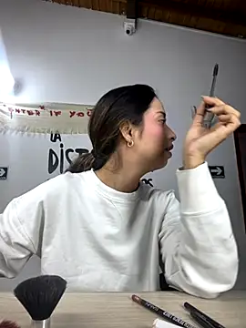 little-Emma online show from October 10, 2025, 2:54 am