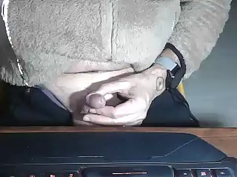 Adri gard online show from February 7, 2025, 9:26 pm