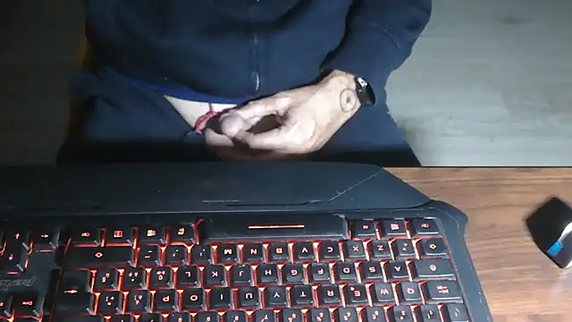 Adri gard online show from November 9, 2025, 9:24 pm