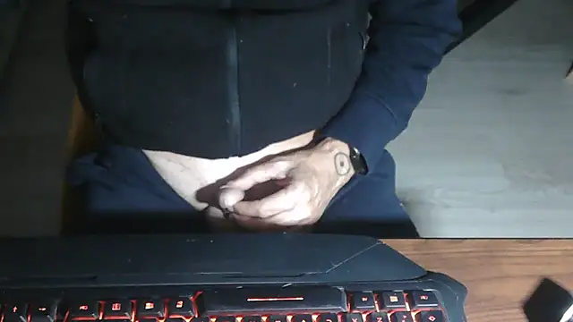 Adri gard online show from November 11, 2025, 9:15 pm