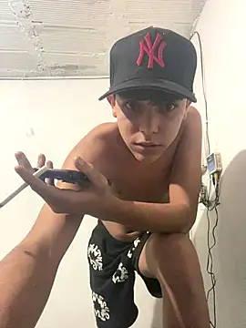 Snapshot of SpicyBoy_ chatting on October 9, 2025, 10:41 pm SpicyBoy online show from October 9, 2025, 10:41 pm