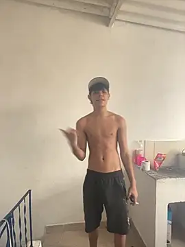 Snapshot of SpicyBoy_ chatting on October 25, 2025, 7:19 pm SpicyBoy online show from October 25, 2025, 7:19 pm