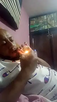 Snapshot of pineda1689 chatting on December 14, 2024, 11:45 pm pineda1689 online show from December 14, 2024, 11:45 pm