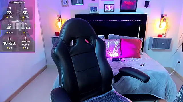 Charlotte  Benett online show from November 29, 2025, 4:26 am