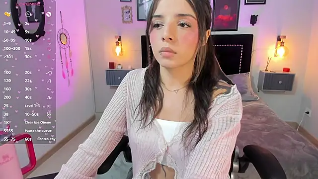 Charlotte  Benett online show from February 12, 2026, 4:07 am