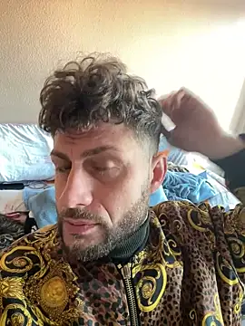 michifolli92 online show from March 3, 2025, 8:27 am