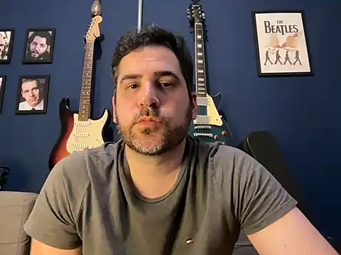 Snapshot of hotsafadinho chatting on January 18, 2025, 2:14 am hotsafadinho online show from January 18, 2025, 2:14 am