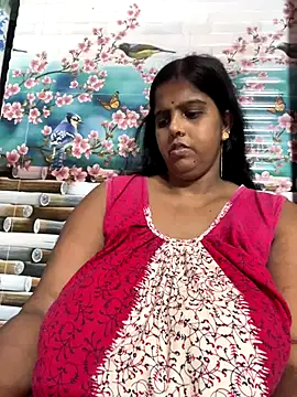 Beauty-queen online show from September 18, 2025, 10:39 am