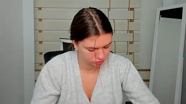 Josephine Kiss online show from December 9, 2024, 7:50 pm