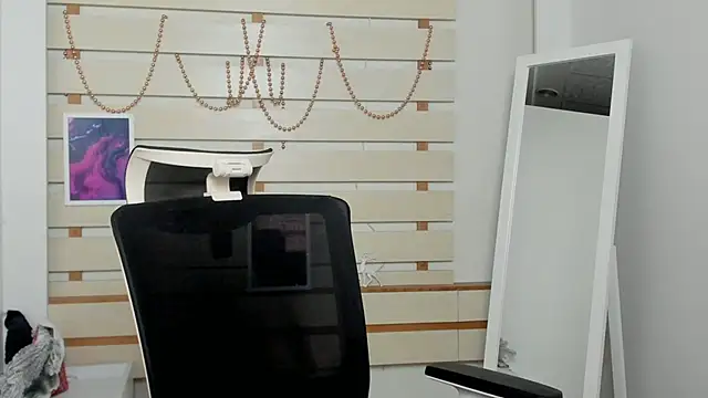 Josephine Kiss online show from February 9, 2025, 7:09 pm